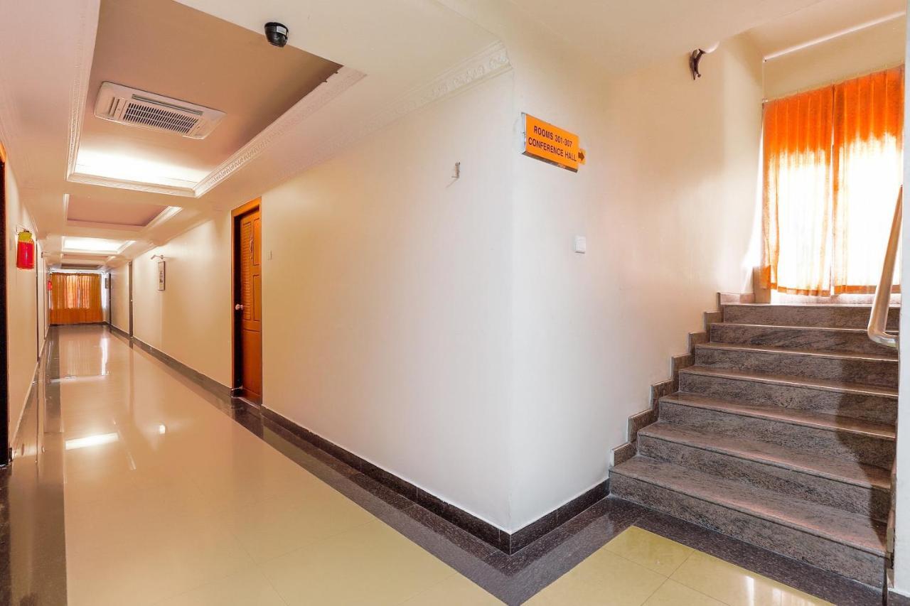 Capital O72337 Hotel Konkan Tadka Mumbai Exterior photo
