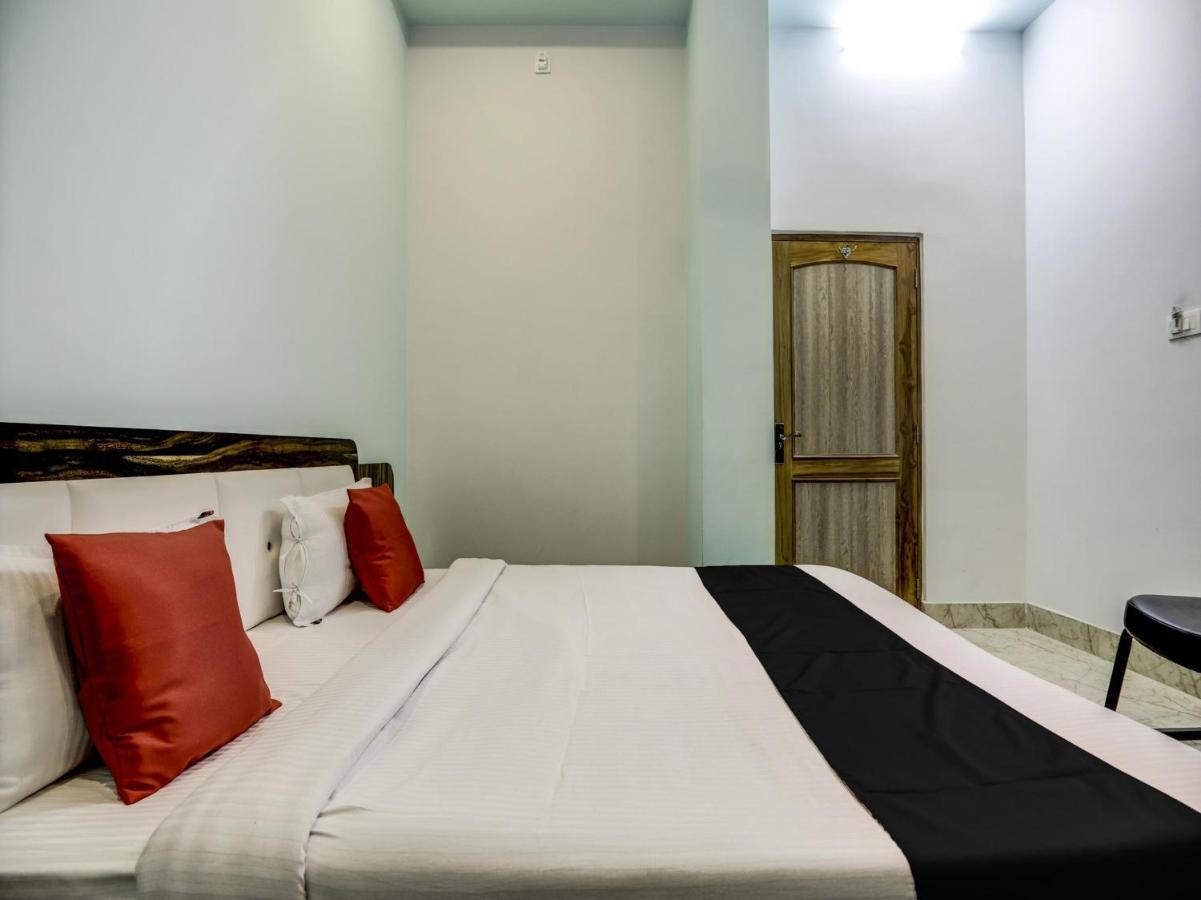 Capital O72337 Hotel Konkan Tadka Mumbai Exterior photo