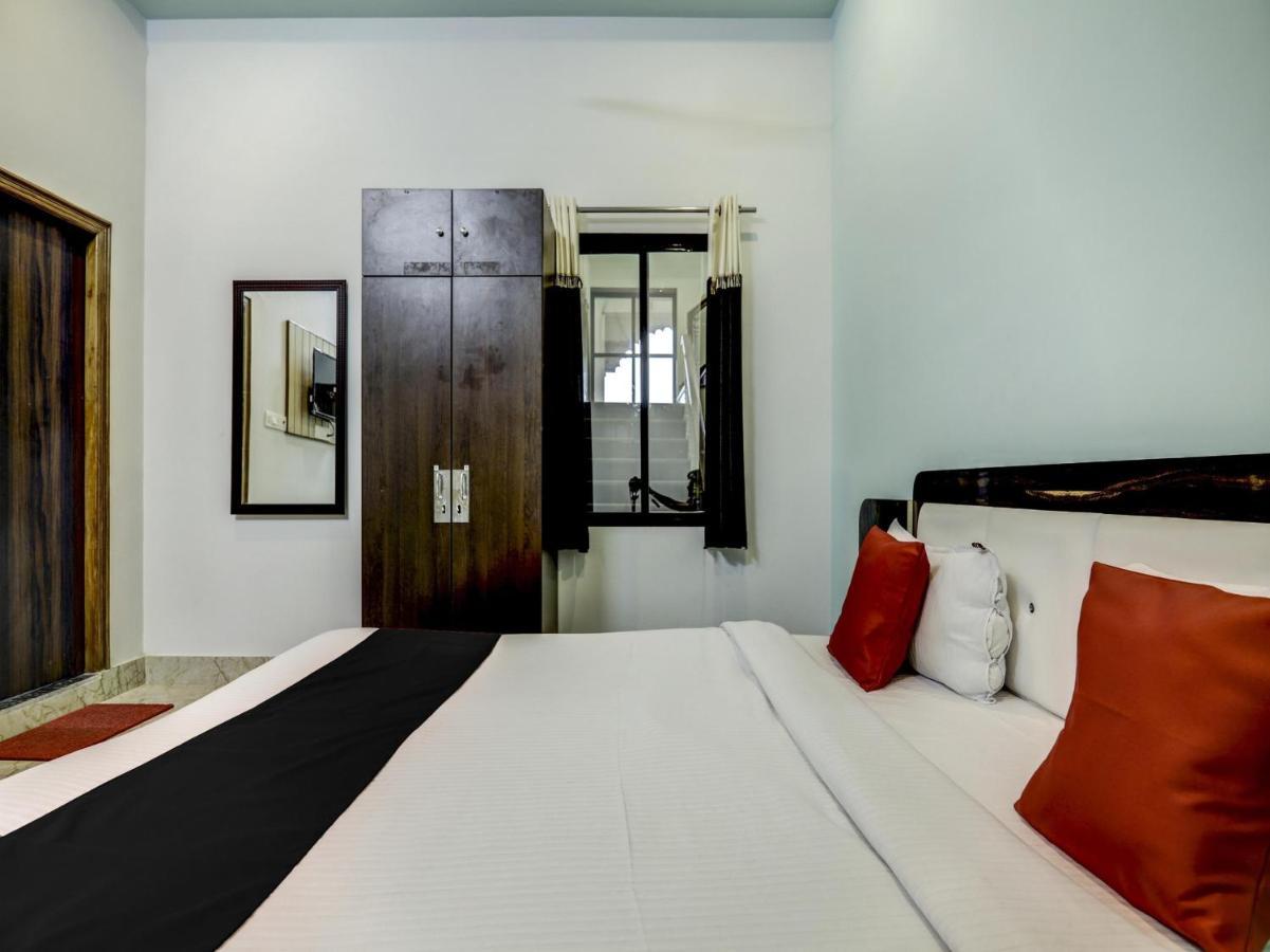 Capital O72337 Hotel Konkan Tadka Mumbai Exterior photo